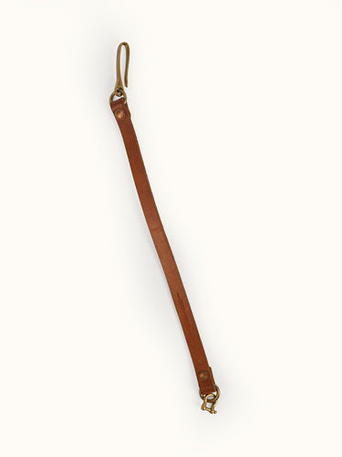 Tira de cuero de origen vegetal natural de 3mm de espesor con remaches de cobre. #color_suela