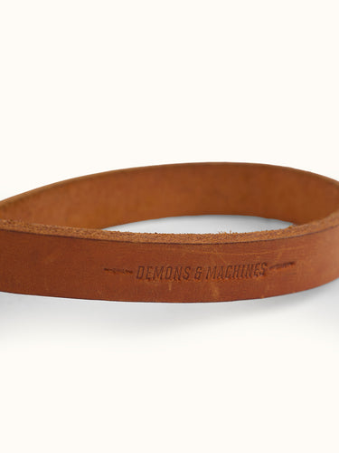 Tira de cuero de origen vegetal natural de 3mm de espesor con remaches de cobre. #color_suela