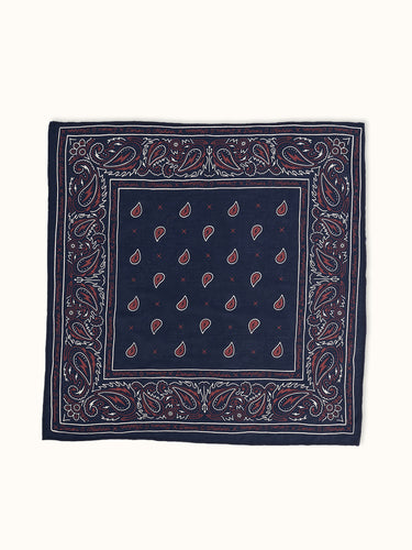 Pañuelo tradicional azul de Demons & Machines, tela ligera con detalles decorativos, mostrado extendido en vista frontal. #color_azul