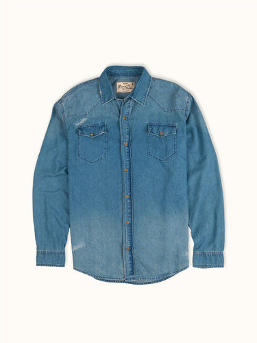 Camisa Dallas de Demons & Machines, confeccionada en denim camisero de ideal para usar todo el año.
