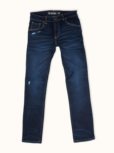 Jean de Demons & Machines de calce skinny confeccionado en denim elastizado importado de Turquía. Este fit es de tiro medio y queda entallado en piernas, acompañando el cuerpo sin pegarse excesivamente.