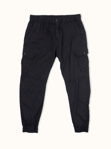 Pantalón cargo Demons & Machines oversize confeccionado en gabardina liviana de algodón. #color_negro