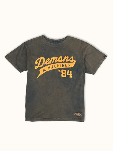 Remera acid college negra de Demons & Machines con diseño gráfico en la parte frontal, estilo urbano y moderno. #color_marr-n