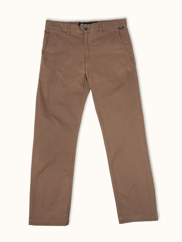 Pantalón japo relaxed de Demons & Machines, vista frontal del pantalón. #color_camel