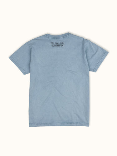 Remera DEMONS & MACHINES Tibetan de manga corta, en colaboración con el fotógrafo Pablo Franco con diseño gráfico en el frente, 100% algodón premium y cuello redondo.