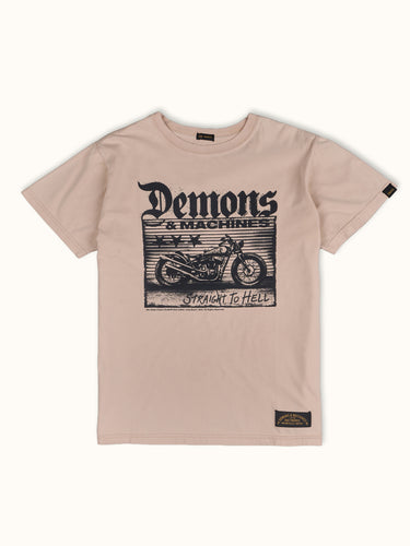 Remera DEMONS & MACHINES Brat Indian de manga corta, en colaboración con el fotógrafo Pablo Franco con diseño gráfico en el frente, 100% algodón premium y cuello redondo.