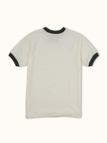 Remera Sporty Chopper de Demons & Machines, vista frontal con diseño moderno y estilo deportivo en tejido negro. #color_negro