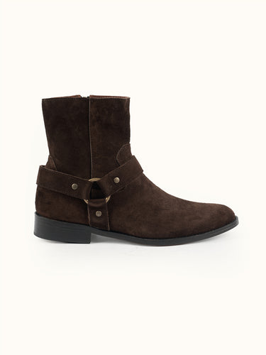 Botas negras Clark de Demons & Machines, calzado de estilo robusto con diseño moderno y detalles en cuero genuino. #color_marr-n