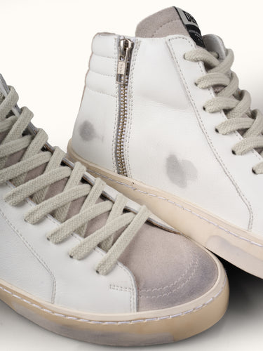 Zapatillas altas DEMONS & MACHINES Denver en color blanco, calzado deportivo con diseño moderno y cómodo. #color_blanco