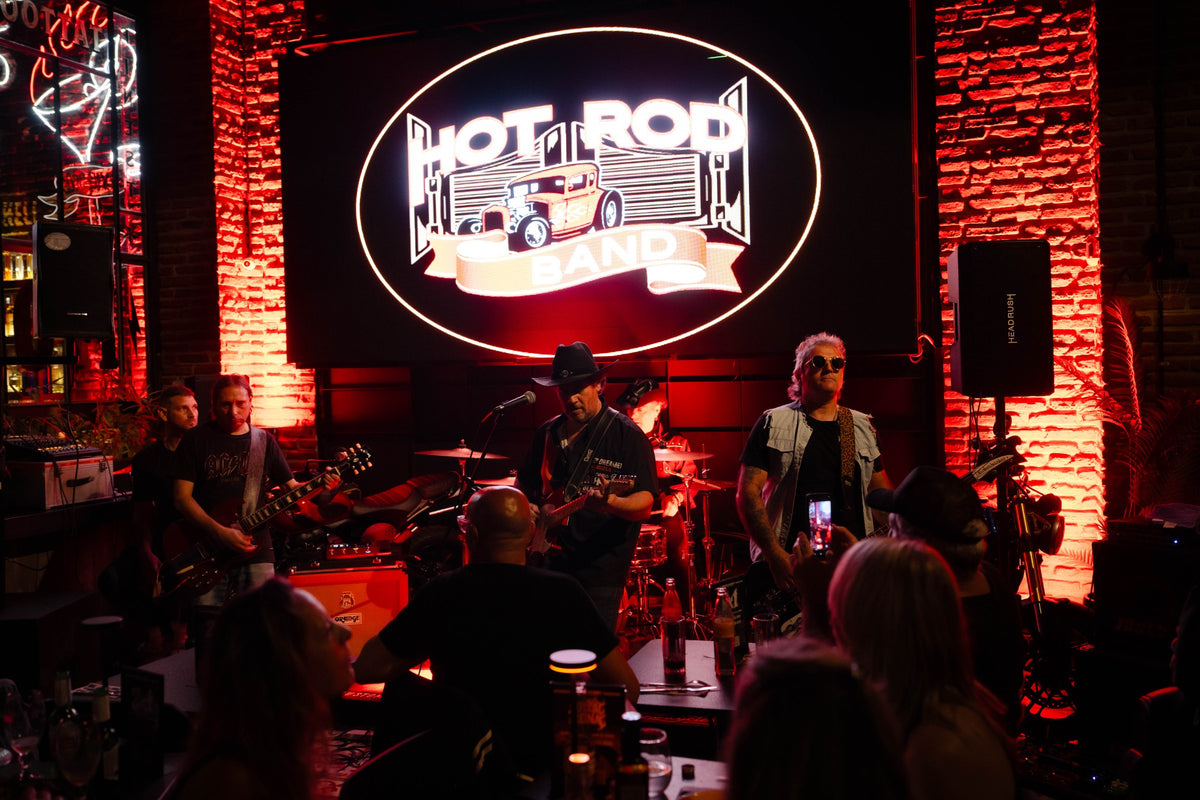 Hot Rod en vivo en Demons Cafe Martínez