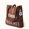 Bolso estilo militar Demons & Machines, de gabardina encerado artesanalmente logrando impermeabilizar el producto y hacerlo repelente al agua. #color_marr-n