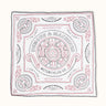 Pañoleta Ride Free de Demons & Machines, vista frontal con diseño en tela suave y etiqueta de la marca. #color_crudo
