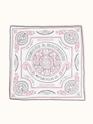 Pañoleta Ride Free de Demons & Machines, vista frontal con diseño en tela suave y etiqueta de la marca. #color_crudo