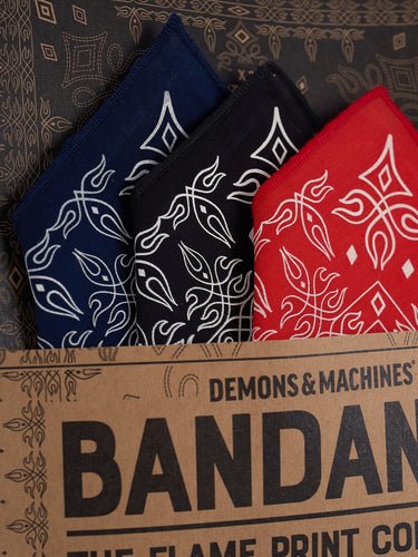 Pack de Bandandas Flame de Demons & Machines, paquete de pañuelos con diseño llamativo y detalles en tonos vibrantes.