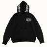 Buzo Hoodie Demons & Machines confeccionado en rústico de algodón de buen peso, con puños tejidos en morley al tono en mangas y bajo ruedo. Capucha ajustable mediante cordón. Bordados marcarios en altura 3D con hilo a contratono. 100% Algodón. #color_negro
