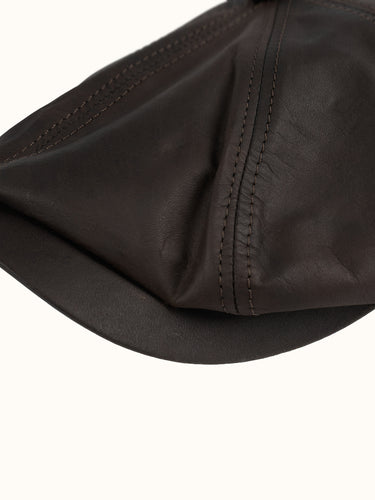 Boina DEMONS & MACHINES London, mostrando estilo clásico y diseño de alta calidad. #color_marr-n