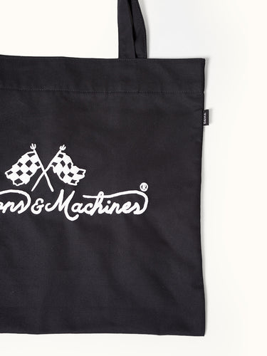 Bolso Taos de Demons & Machines, vista frontal que muestra el diseño y detalles del bolso en color negro.