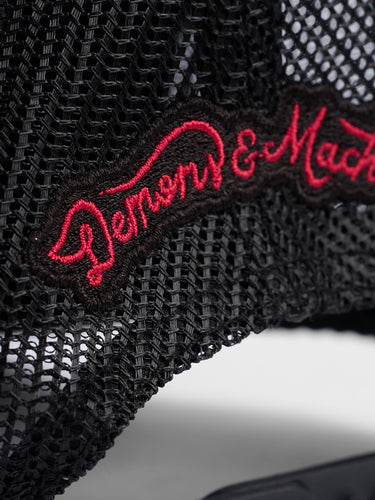 Gorra Saint Louis negro detalle bordado trasero - Demons & Machines