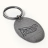 Llavero Hana de Demons & Machines con diseño detallado en metal, ideal para llaves y accesorios.