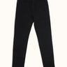 Pantalones chino gabardina Demons & Machines, vista frontal de los pantalones chinos Princeton en tela resistente. #color_negro