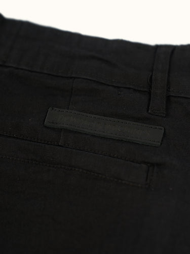 Chino Gabardina Princeton Negro - Gabardina elastizada corte recto clásico detalle trasero - Demons & Machines #color_negro