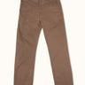 Pantalón japo relaxed de Demons & Machines, vista frontal del pantalón. #color_camel