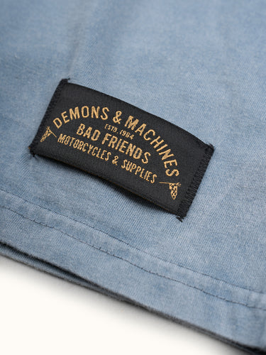 Remera Acid No One aero acid wash detalle etiqueta de marca - Demons & Machines