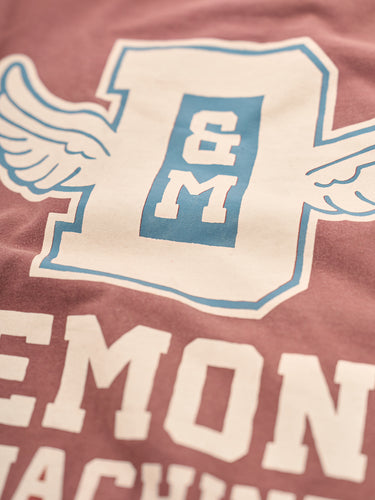 Remera de algodón Demons & Machines con diseño en frente y espalda, estilo urbano y moderno.