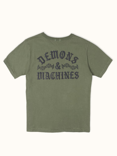 Remera con diseño de cadena de DEMONS & MACHINES 100% algodón premium, con diseño estampado en frente y dorso en serigrafía puff. #color_verde