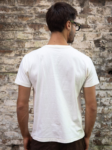 Remera básica DEMONS & MACHINES, 100% algodón premium pesado, cuello redondo. #color_offwhite