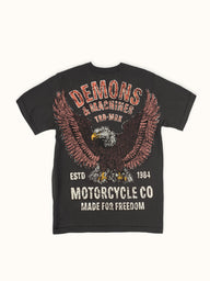  Remera slim DEMONS & MACHINES EAGLE, estampa gigante craqueada, algodón pesado peinado premium.  #color_negro