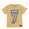 Remera de Demons & Machines confeccionada en jersey de algodón peinado. Calce slim, manga corta y cuello en reeb. Proceso de teñido acid wash sobre prenda terminada, generando sobre la tela un look gastado imperfecto. Las variaciones en el tono son propias de este tipo de teñido y logra que ninguna prenda sea exactamente igual a la otra. Estampa al frente y en espalda mediante serigrafía con tinta cubritiva.