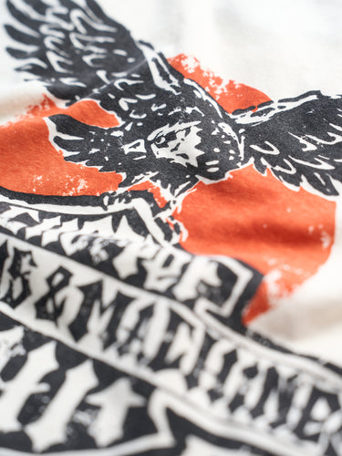 Remera Sporty Chopper de Demons & Machines, vista frontal con diseño deportivo y logotipo en el centro. #color_negro
