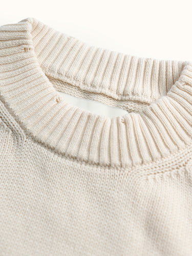 Sweater Demons & Machines de calce regular, tejido en hilado de puro algodón, con roturas localizadas. Proceso acid wash sobre prenda terminada, dandole un look gastado imperfecto. #color_crudo