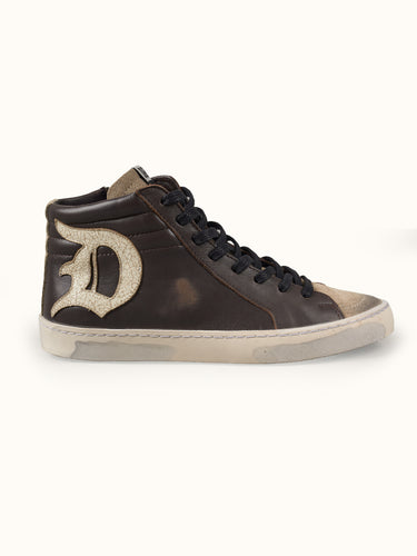 Zapatillas Denver Alta de Demons & Machines en color marrón, calzado deportivo con diseño moderno y cómodo para uso diario. #color_marr-n