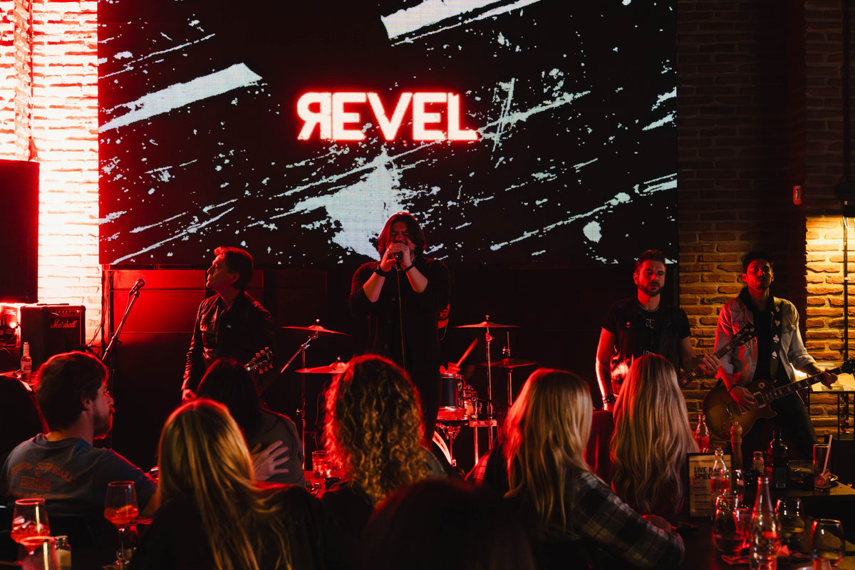 Revel en vivo