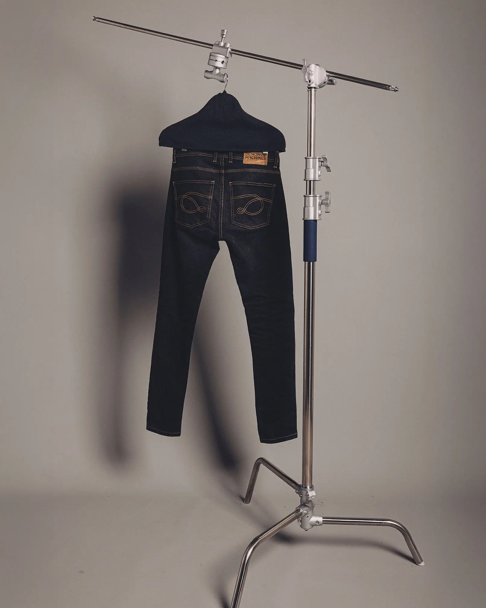 https://www.demonsmachines.com/storage/denim/videos-denim/04-1.mp4